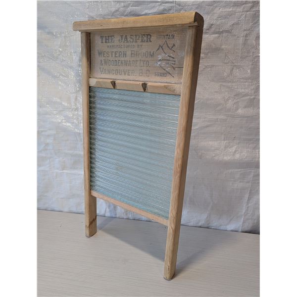 ANTIQUE WASH BOARD