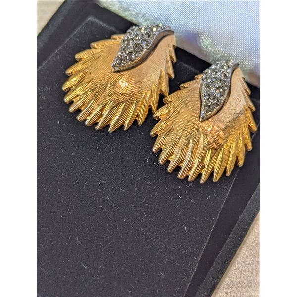 VINTAGE JOSEPH MAZER Style Clip-on Earrings