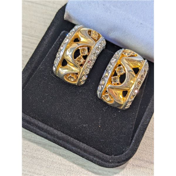 VINTAGE JAGUAR STYLE Clip-on Earrings