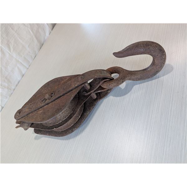 ANTIQUE DOUBLE BLOCK & TACKLE 15"