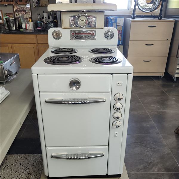 Beautiful 1952 Moffat Electric Stove Model 054-521 - Mint Condition - Has Clock and Light, Working
