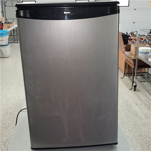 Danby Designer Compact Fridge Model DAR446BSL - Working