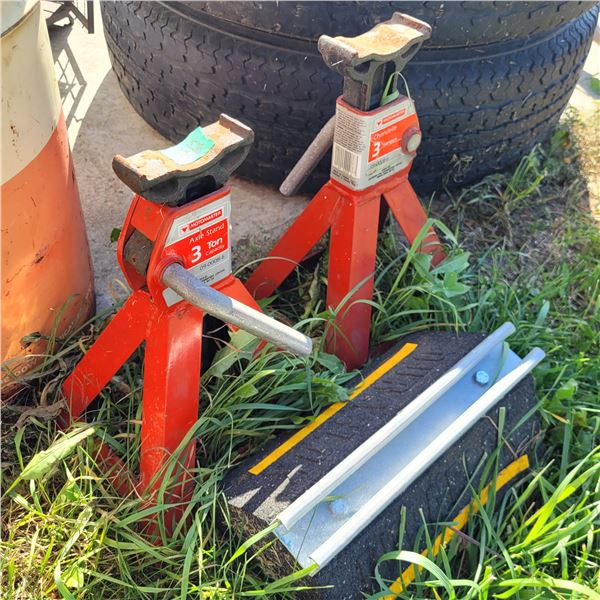 Set of 2 3 Ton Jack Stands & 1 Wheel Chock