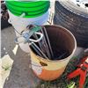 Image 4 : Misc Outdoor Lot - Totes, Rope, Pails, Hanger Hooks
