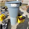 Image 2 : 2 Garbage Cans