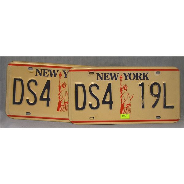 NY license plates with Statue of Liberty