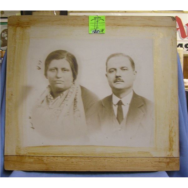 Oversized American immigrant couple photo