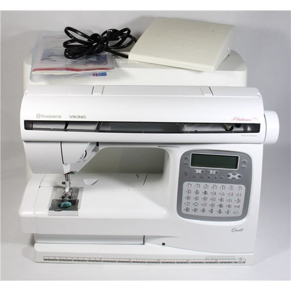 HUSQVARNA VIKING SEWING MACHINE. MODEL PLATINUM 750