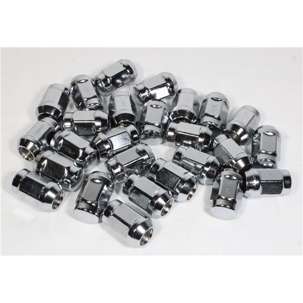 LOT OF 25 NEW LUG NUTS MODEL NUMBER 91188HT