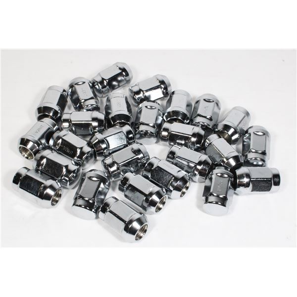 LOT OF 25 NEW LUG NUTS MODEL NUMBER 91188HT