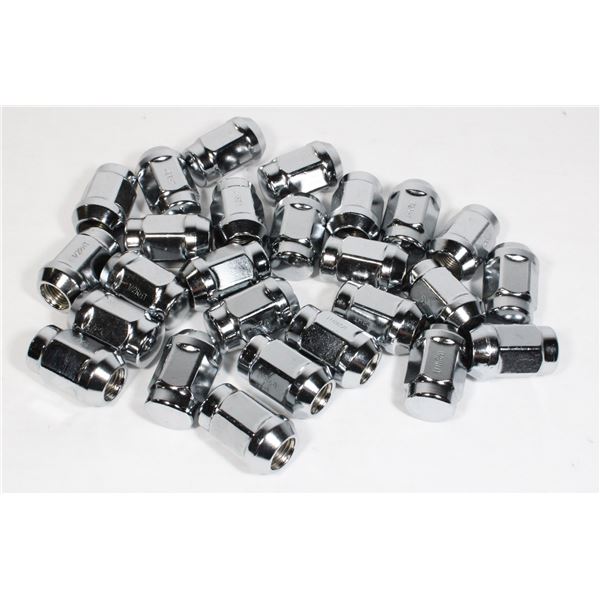 LOT OF 25 NEW LUG NUTS MODEL NUMBER 91188HT