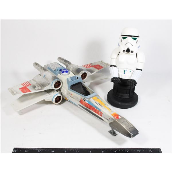 TWO STAR WARS TOYS (APPEAR TO BE MISSING