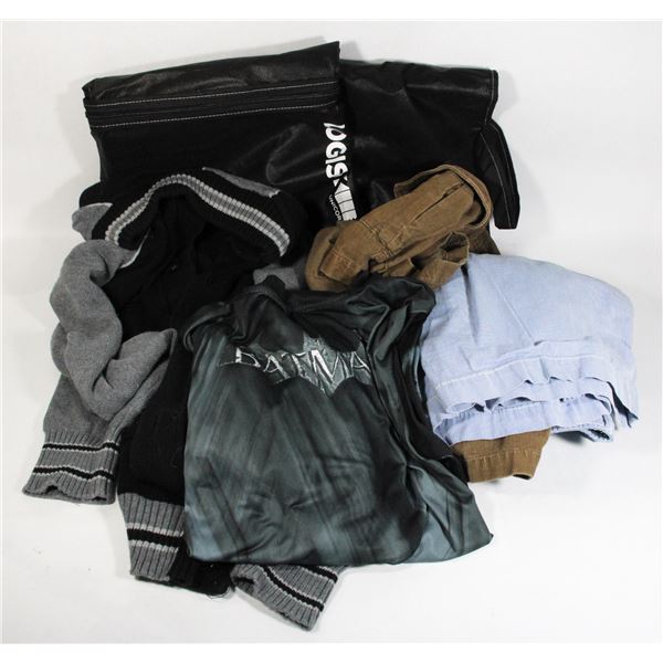 LOT OF MENS CLOTHING INCLUDING AMERICAN EAGLE