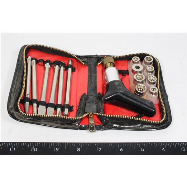 VINTAGE SCREWDRIVER SET
