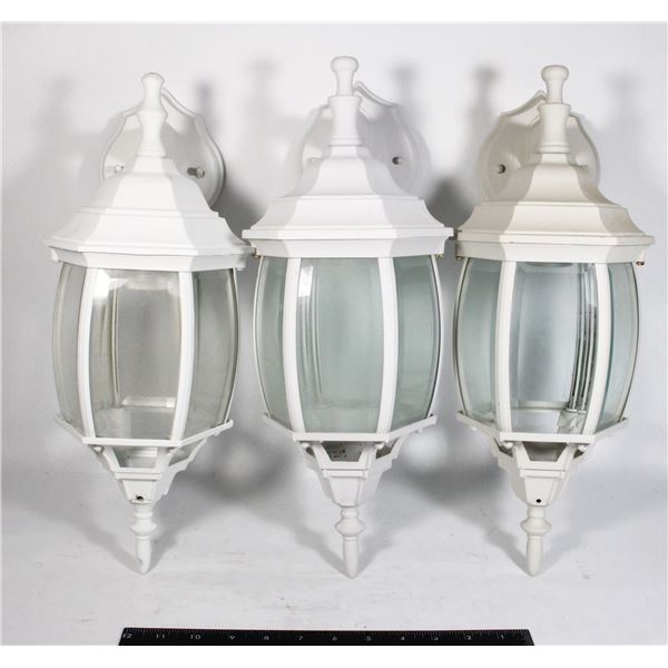 LOT OF THREE OUTDOOR LIGHT FIXTURES
