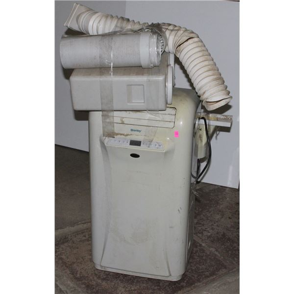 DANBY PORTABLE AC UNIT 10,000 BTU POWERS ON