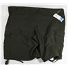 Image 1 : BRAND NEW WITH TAGS MENS GREEN SHORTS SIZE 46 100%