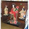 Image 1 : 3 piece Asian doll diorama with case