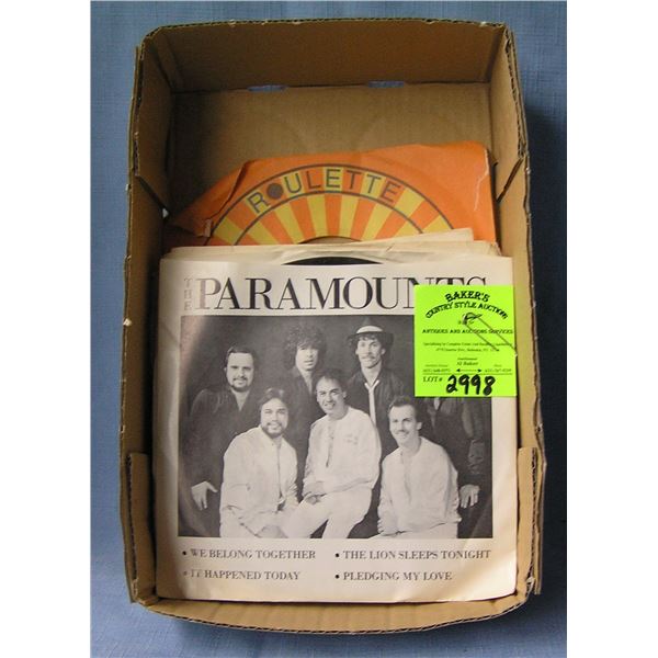 Mixed group of vintage 45 RPM records