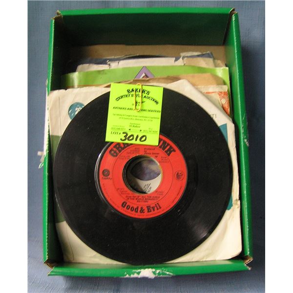 Mixed group of vintage 45 RPM records