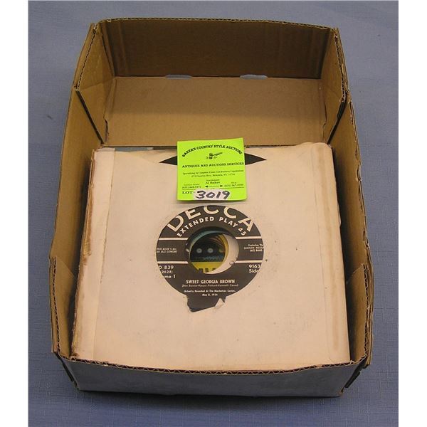 Mixed group of vintage 45 RPM records