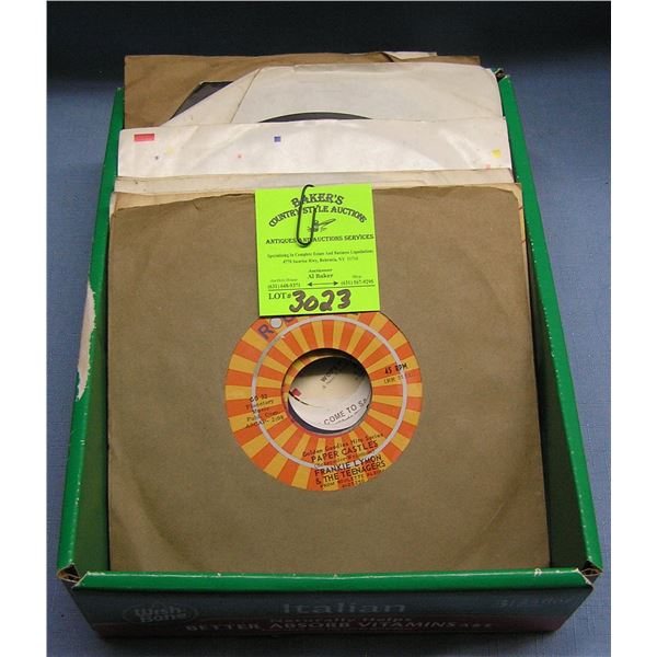 Mixed group of vintage 45 RPM records