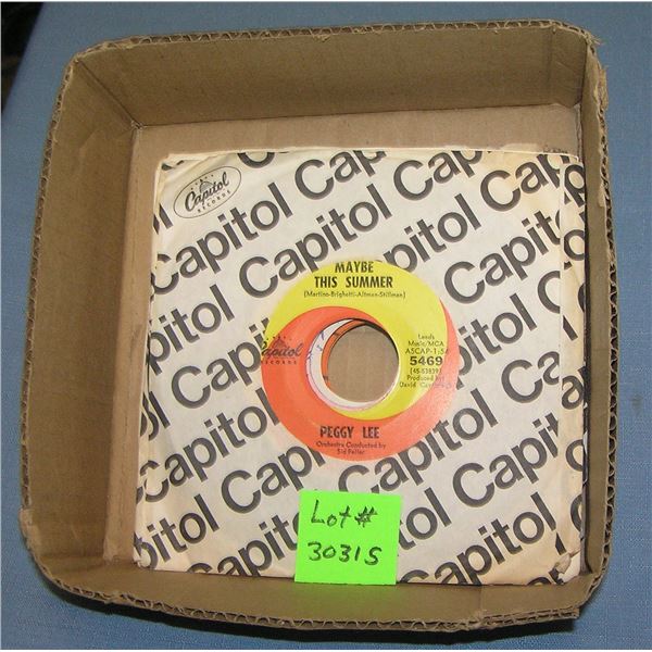 Mixed group of vintage 45 RPM records