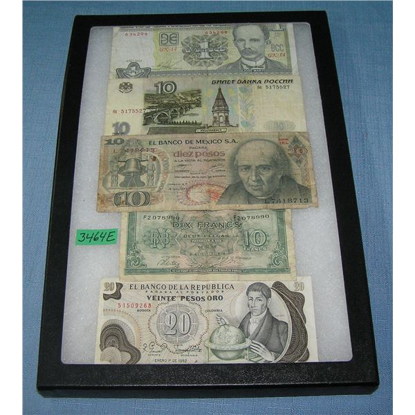 Group of vintage World currency