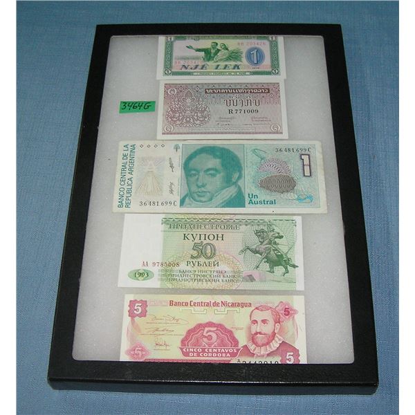 Group of vintage World currency