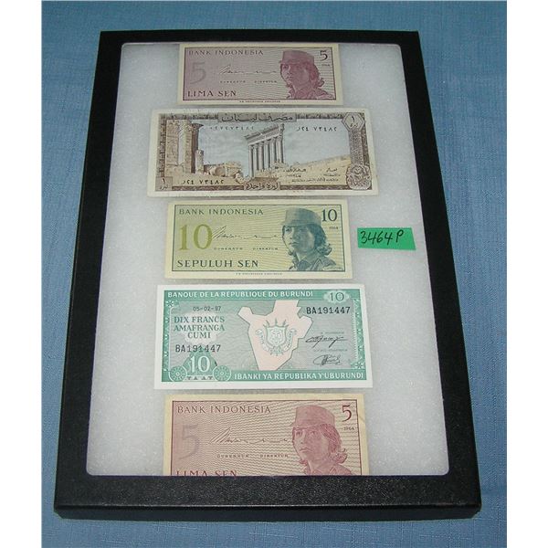 Group of vintage World currency