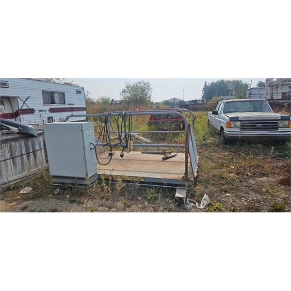 Dock Lift - located in Hay River