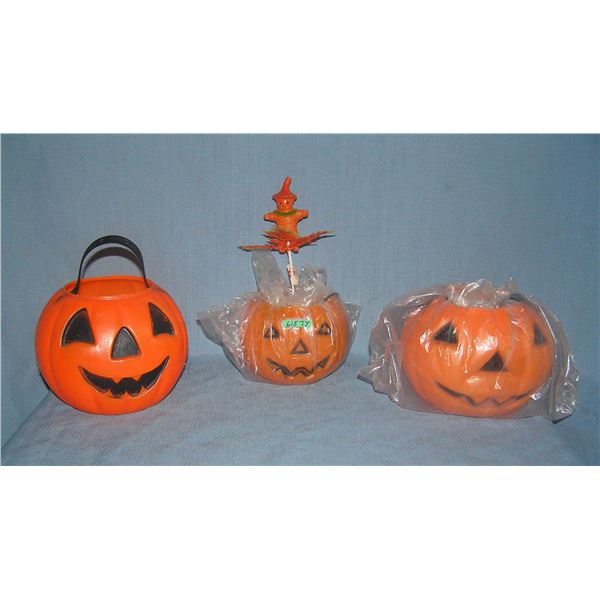 Group of 4 vintage Halloween collectibles