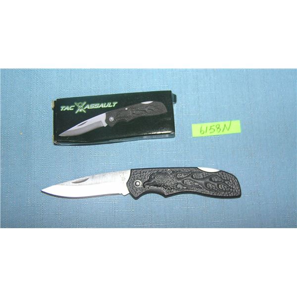 Tactical assault pocket knife with box