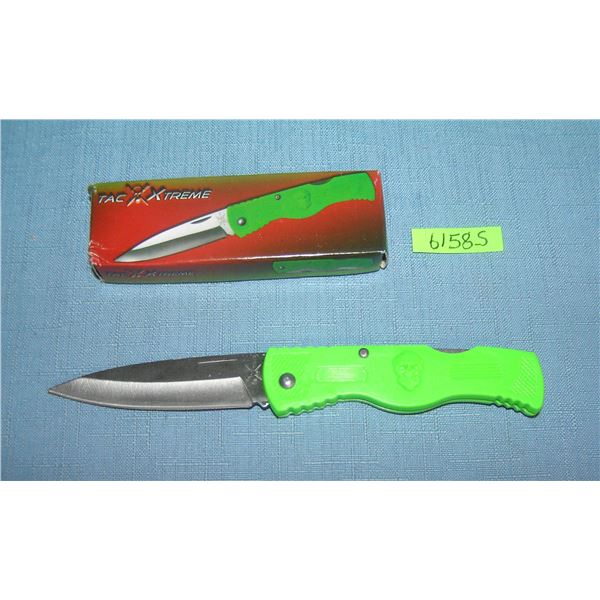 Tactical Green Zombie pocket knife with box
