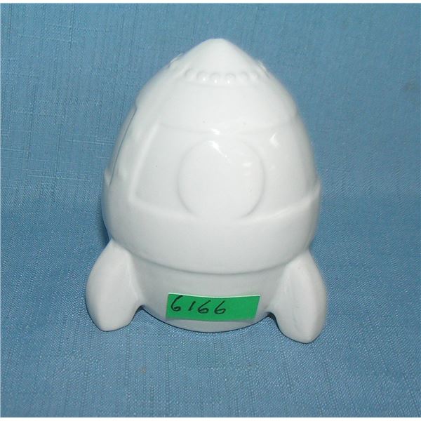 Classic Porcelain Space Ship white glaze
