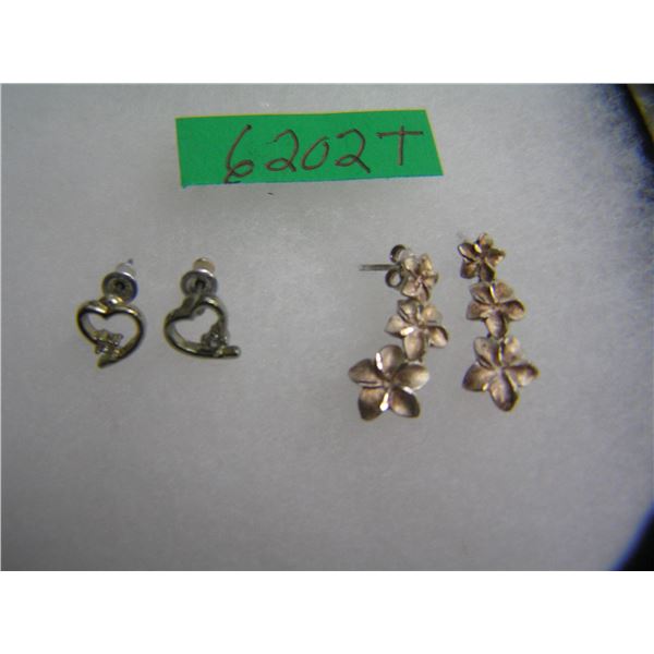 Pair of Costume jewelry earrings