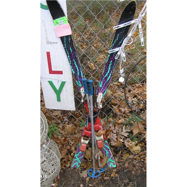 Vintage snow ski display piece with pole