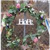 Image 1 : Extra large holiday display wreath