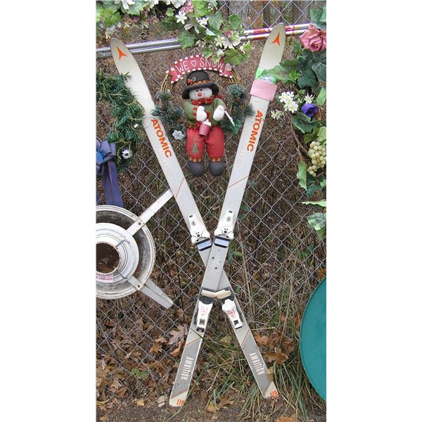 Vintage snow ski display piece with pole