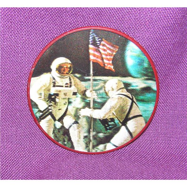 Vint. first man on the moon 3D pin back button