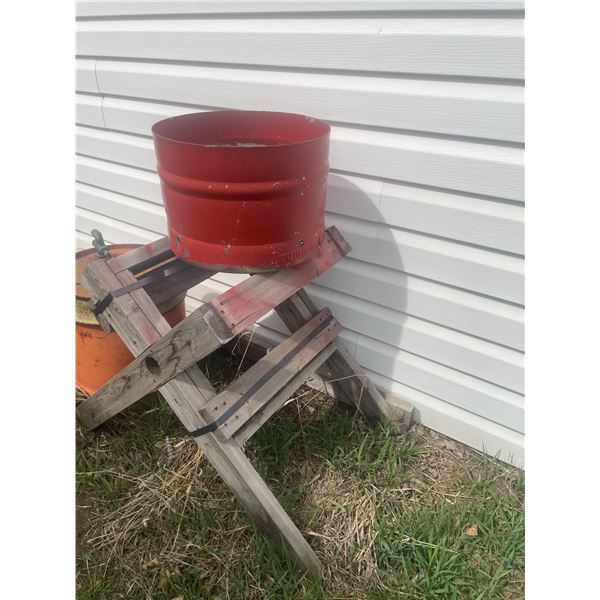Wooden Stand and Metal barrels PICK UP ONLY