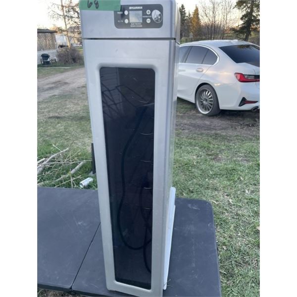 Sylvania 6-bottle vertical electric wine cooler TESTED AND WORKING