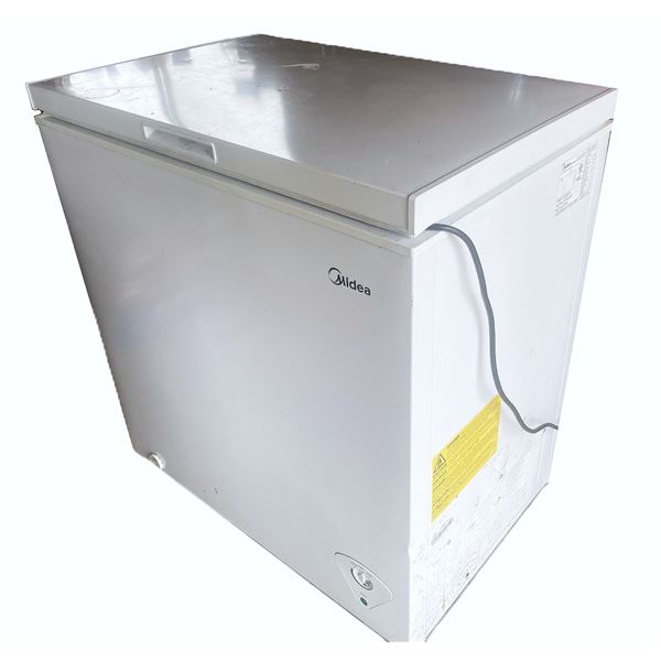 Midea 7.0 cubic foot chest freezer, model MRC07M3AWWC, TESTED AND WORKING, VERY CLEAN