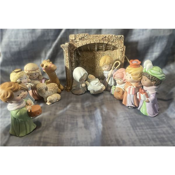 Avon "Heavenly Blessings" Nativity Collection With Original Boxes , 13 pieces
