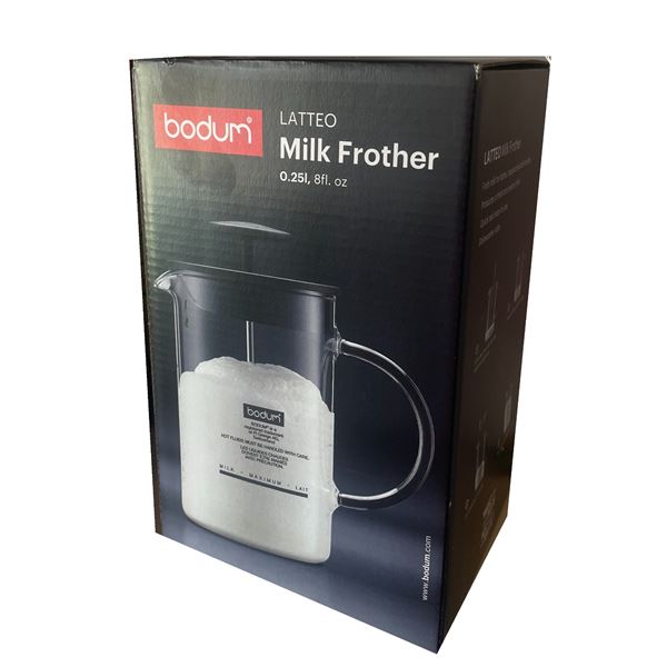 Bodum Latteo manual glass milk frother with a 0.25L capacity