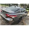 Image 5 : 2020 Toyota Camry SXE Sedan, Gunite/Red Lthr, Auto, A/C, Stereo/Media, PW, PL