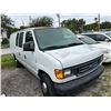 Image 14 : 2004 Ford E250  6-Dr. LWB Cargo Van, Wht/Grey Vinyl Buckets, Rbr. Floor, Auto, A/C,