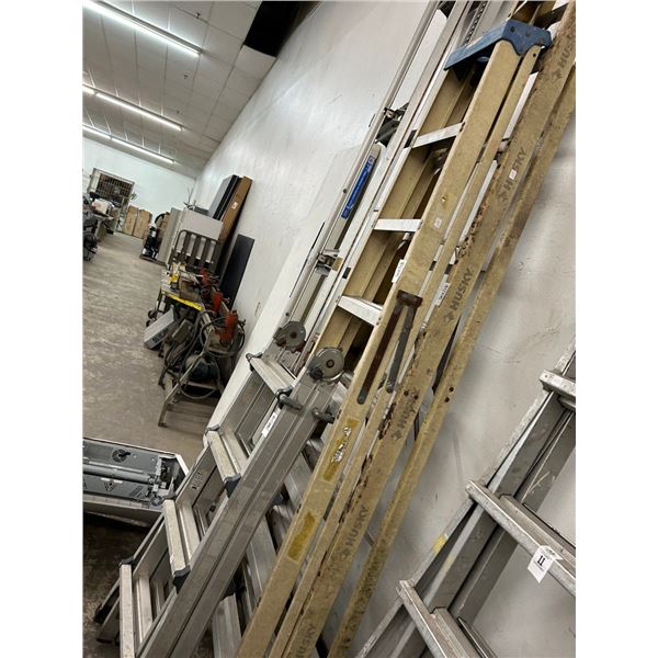 Husky FG 10' Stepladder