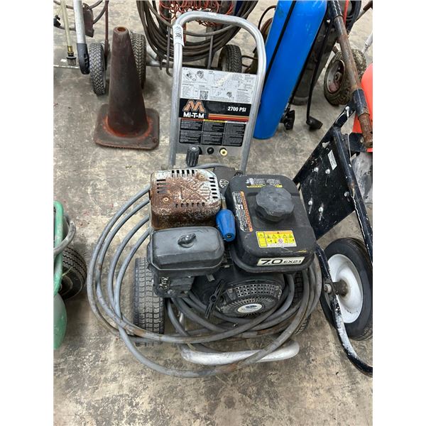 MITM/Subaru Gas 2700 PSI Pressure Washer