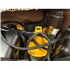 Image 3 : Dewalt Cordless Drill w/Battery 4 Chargers